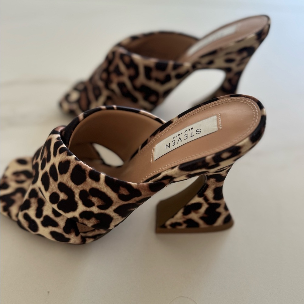 Steven New York leopard print open toe mules in size 7 used once